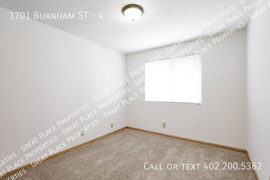 Apartment for rent at 1701 Burnham St #4, Lincoln, NE 68502