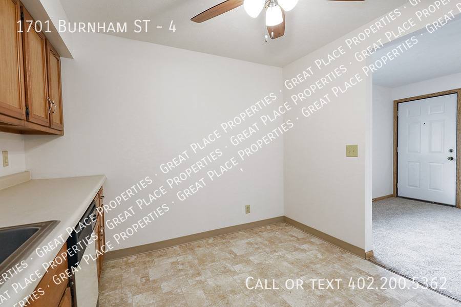 Apartment for rent at 1701 Burnham St #4, Lincoln, NE 68502