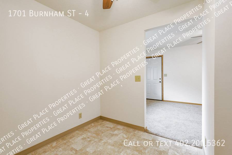 Apartment for rent at 1701 Burnham St #4, Lincoln, NE 68502