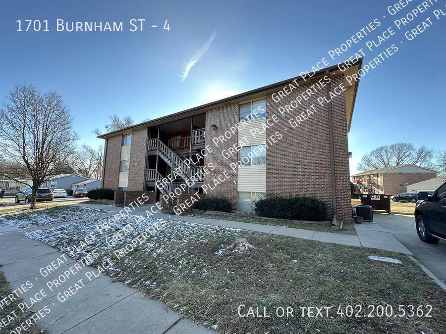 Apartment for rent at 1701 Burnham St #4, Lincoln, NE 68502