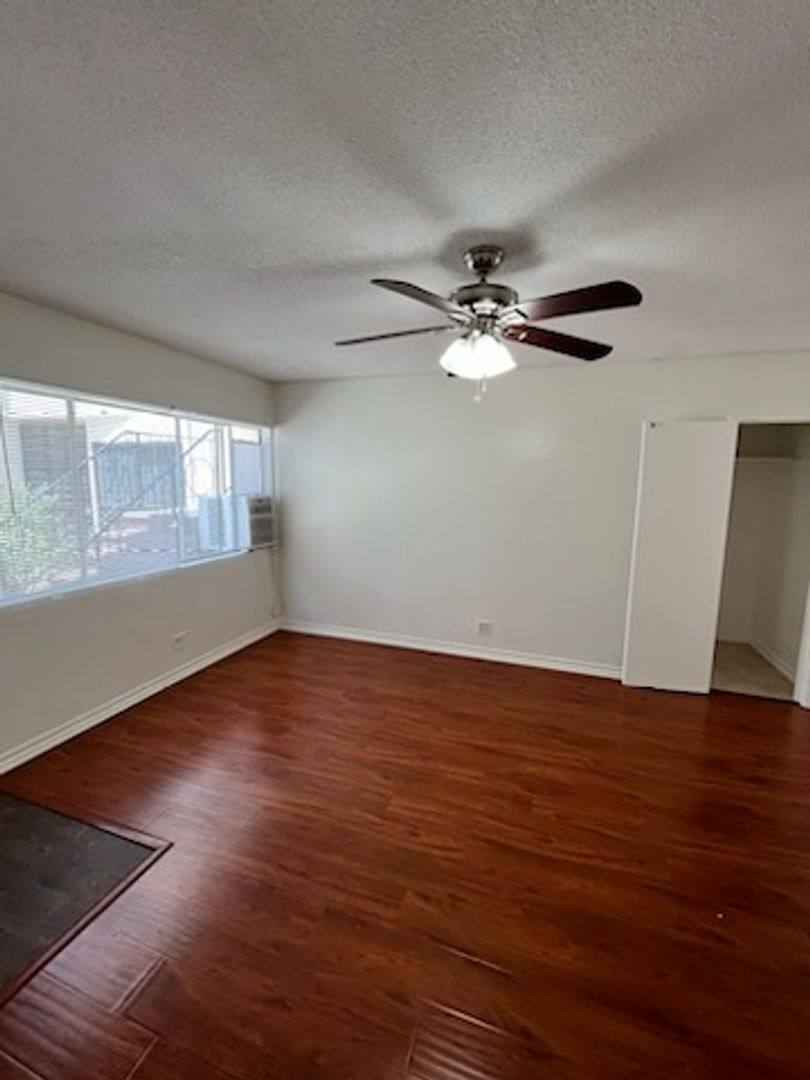 Apartment for rent at 10219 Woodworth Ave, Inglewood, CA 90303