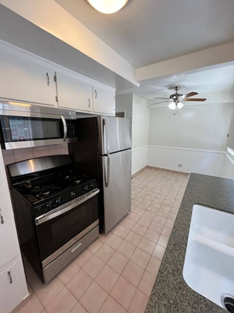 Apartment for rent at 10219 Woodworth Ave, Inglewood, CA 90303