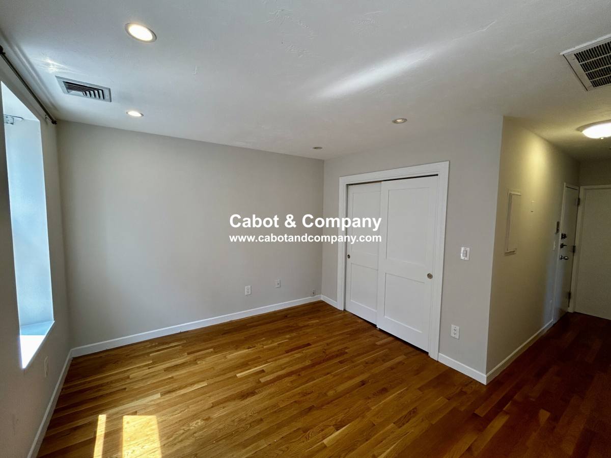 Apartment for rent at 5 Grove St #3, Boston, MA 02114