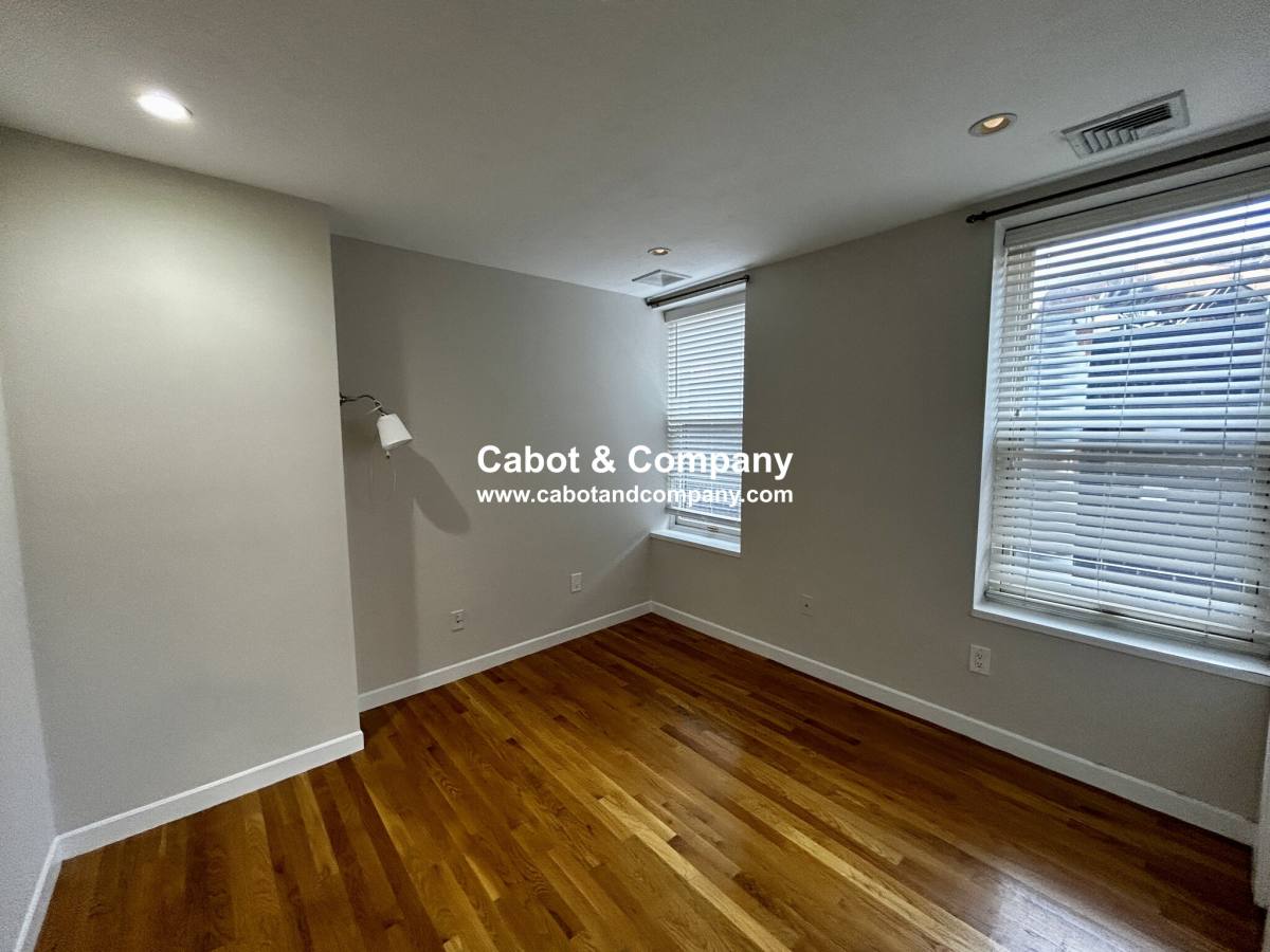 Apartment for rent at 5 Grove St #3, Boston, MA 02114
