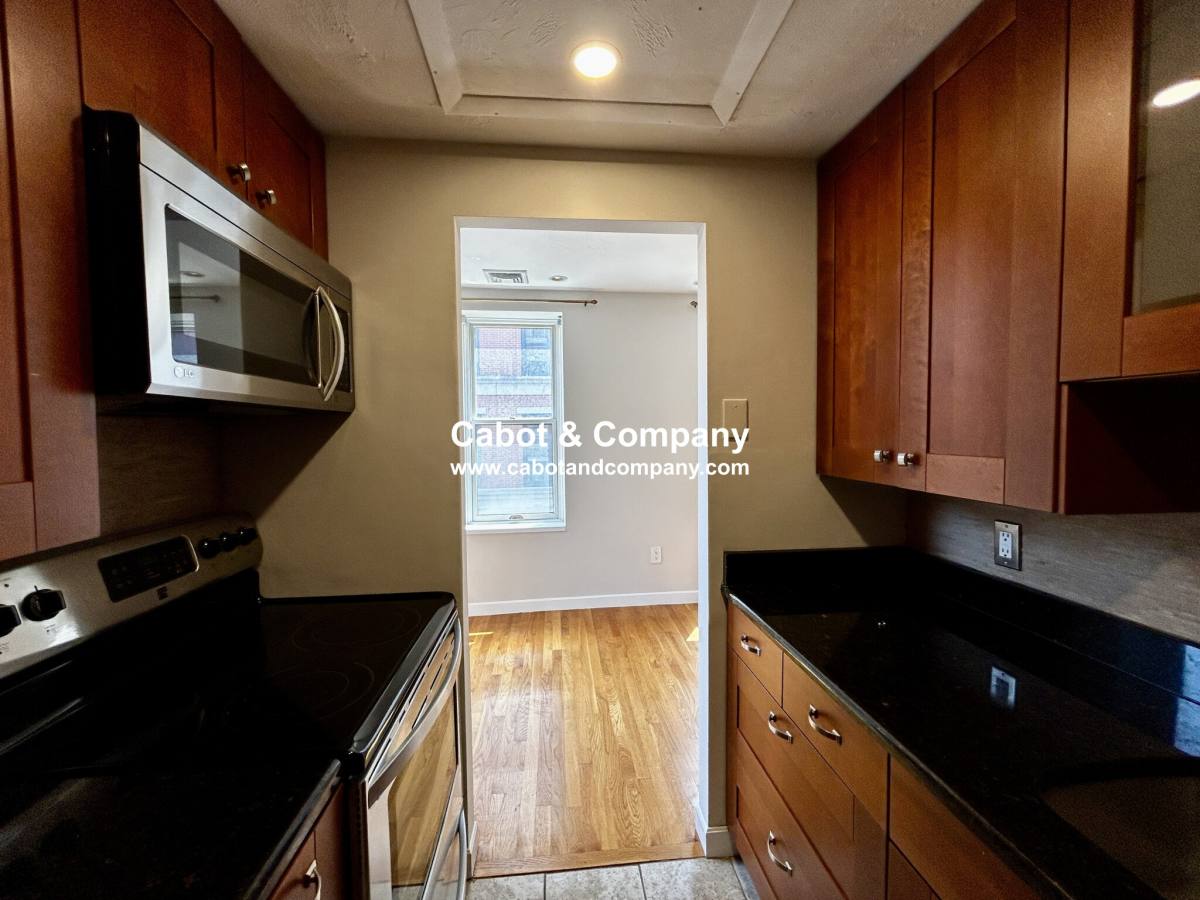 Apartment for rent at 5 Grove St #3, Boston, MA 02114