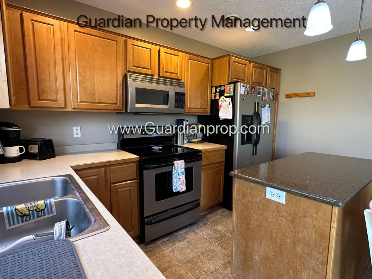 Townhouse for rent at 7990 210th St W, Lakeville, MN 55044