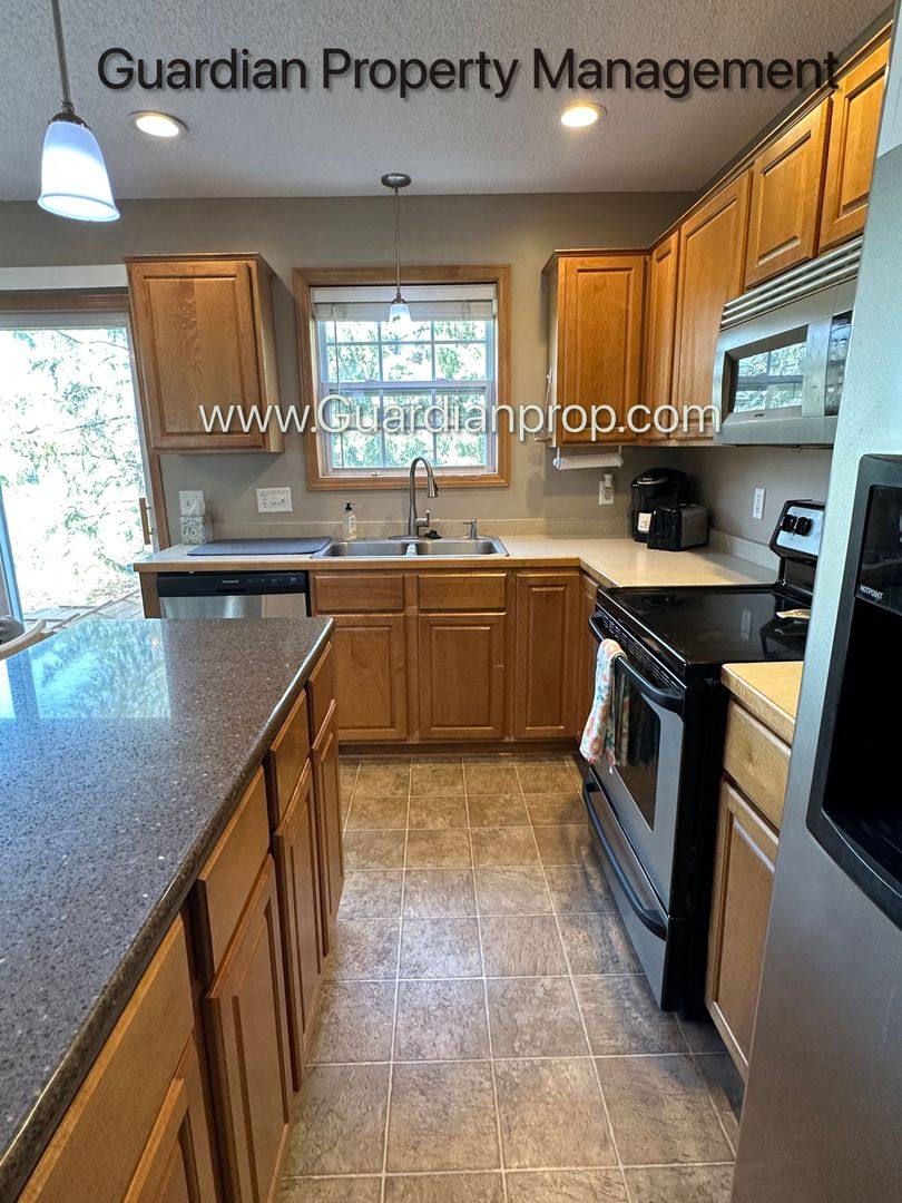 Townhouse for rent at 7990 210th St W, Lakeville, MN 55044