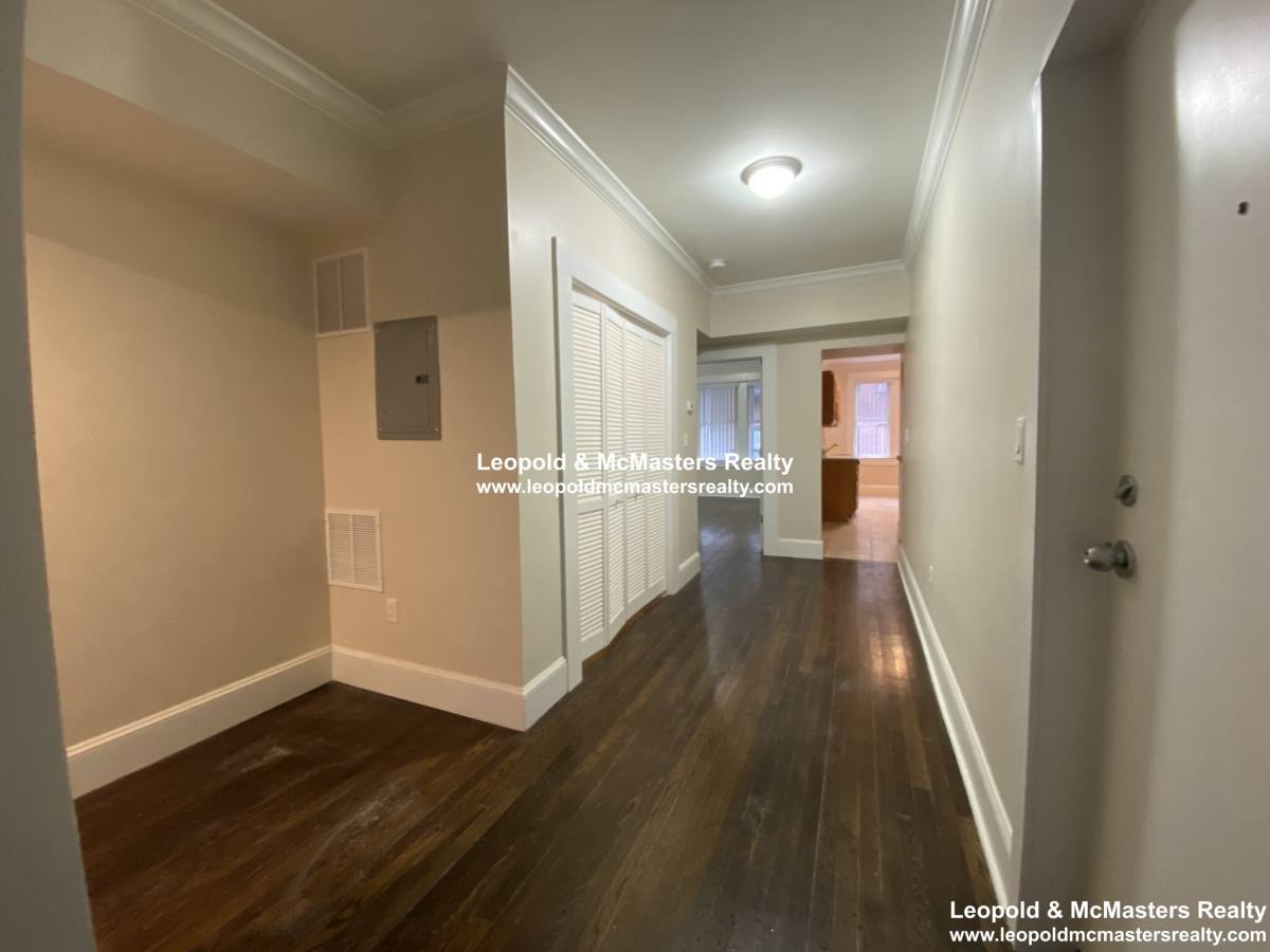 Apartment for rent at 12 Short St #6, Brookline, MA 02446