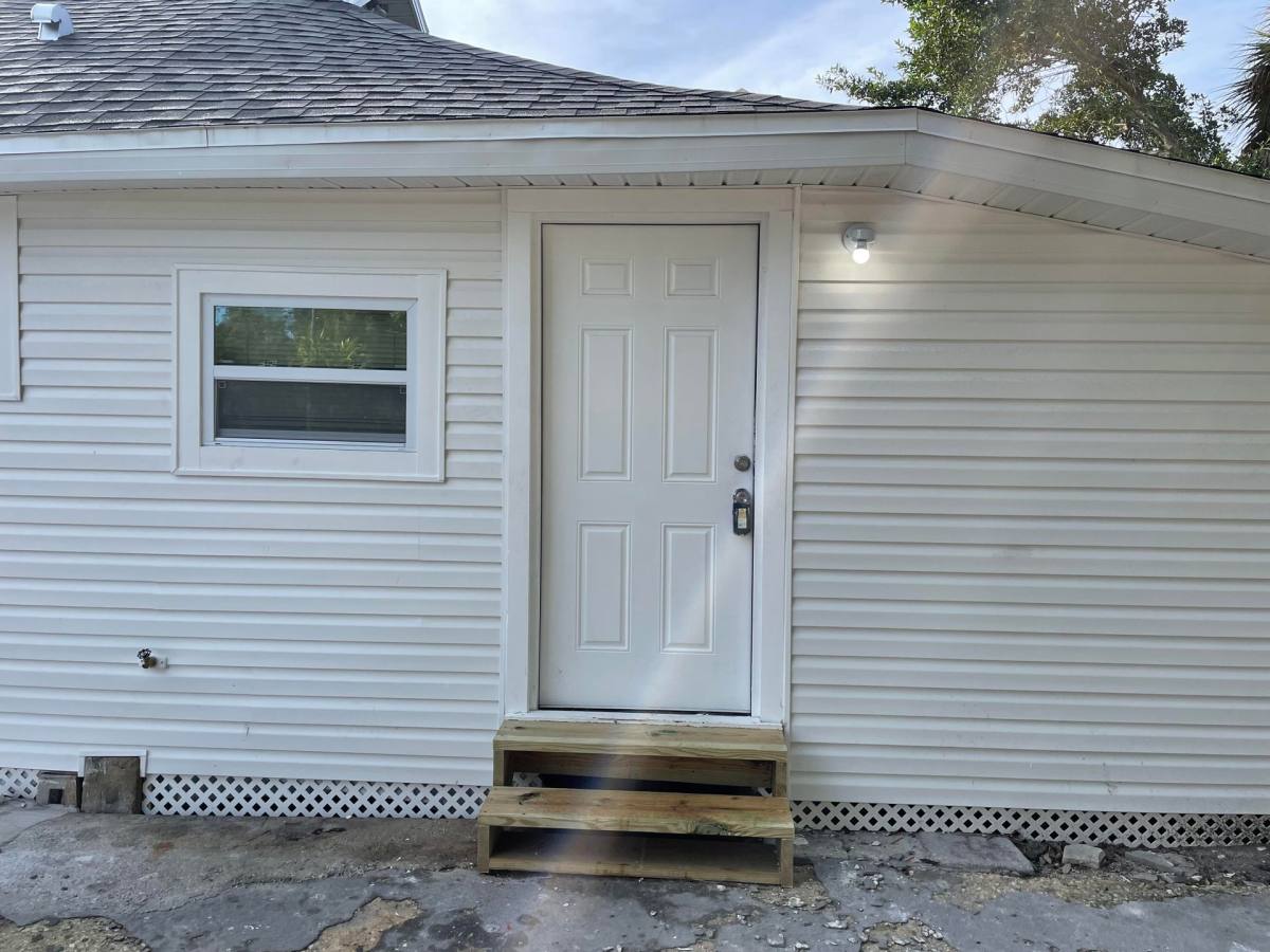 Apartment for rent at 1018 6th St W #B, Bradenton, FL 34205