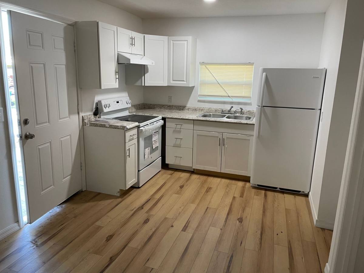Apartment for rent at 1018 6th St W #B, Bradenton, FL 34205