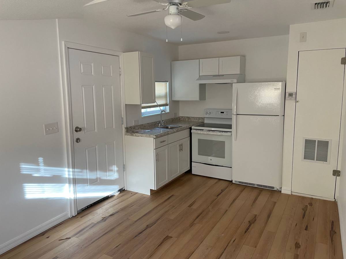 Apartment for rent at 1018 6th St W #B, Bradenton, FL 34205