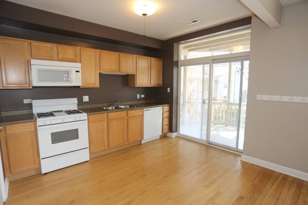 Apartment for rent at 5208 Sawyer #3, Chicago, IL 60625