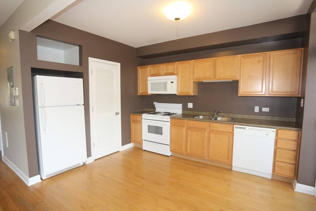 Apartment for rent at 5208 Sawyer #3, Chicago, IL 60625