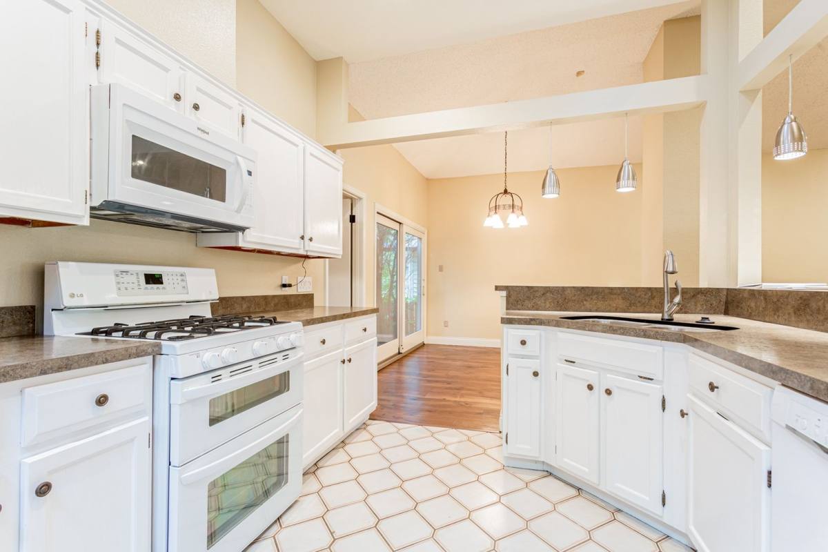 House for rent at 2109 Castle View Dr, Austin, TX 78728