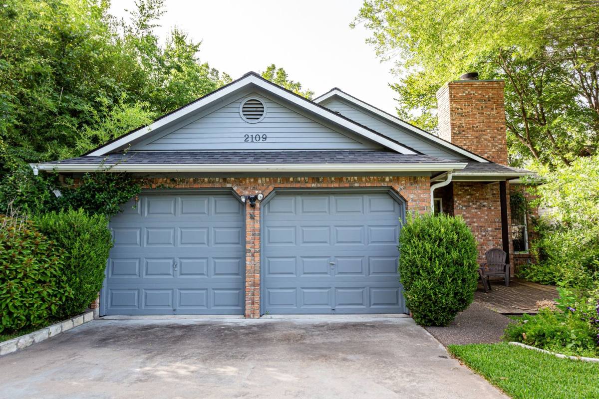 House for rent at 2109 Castle View Dr, Austin, TX 78728