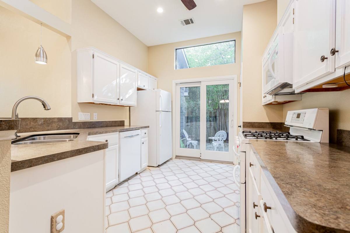 House for rent at 2109 Castle View Dr, Austin, TX 78728