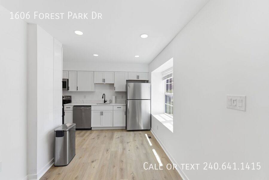 Townhouse for rent at 1606 Forest Park Dr, District Heights, MD 20747