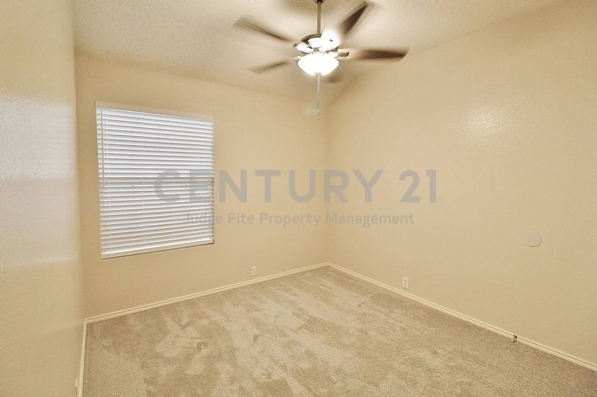 House for rent at 210 Ridgecrest Dr, Cedar Hill, TX 75104