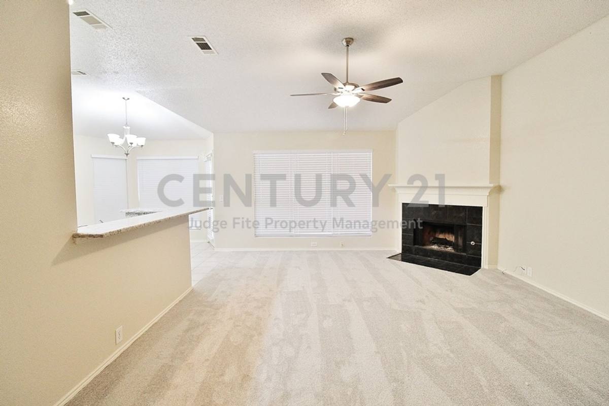 House for rent at 210 Ridgecrest Dr, Cedar Hill, TX 75104