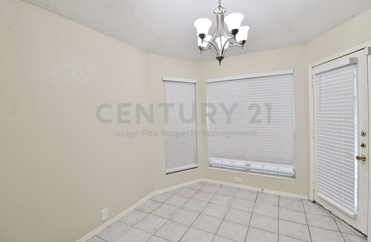 House for rent at 210 Ridgecrest Dr, Cedar Hill, TX 75104
