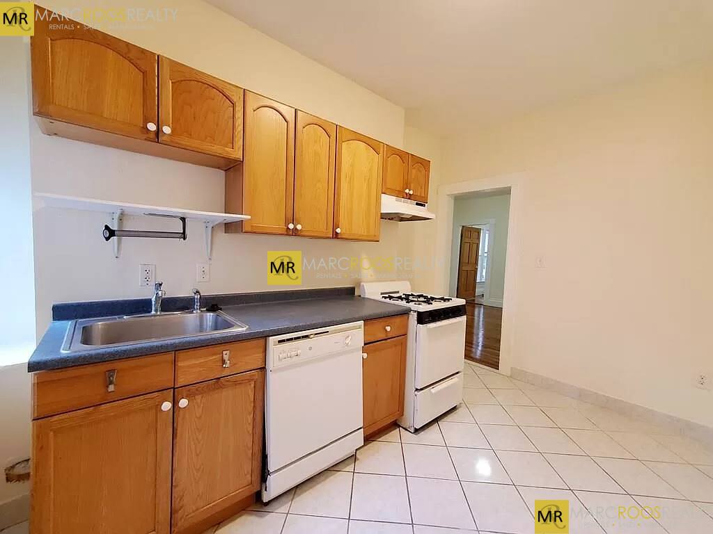 House for rent at 185 Beacon St #1, Somerville, MA 02143