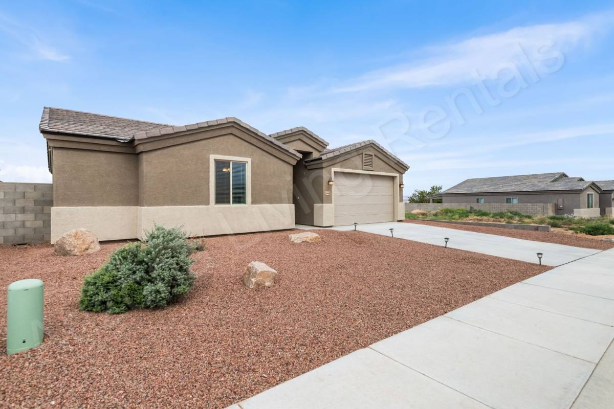 5446 Eagle View Rd, Kingman, AZ 86409 - House for Rent - Image 3