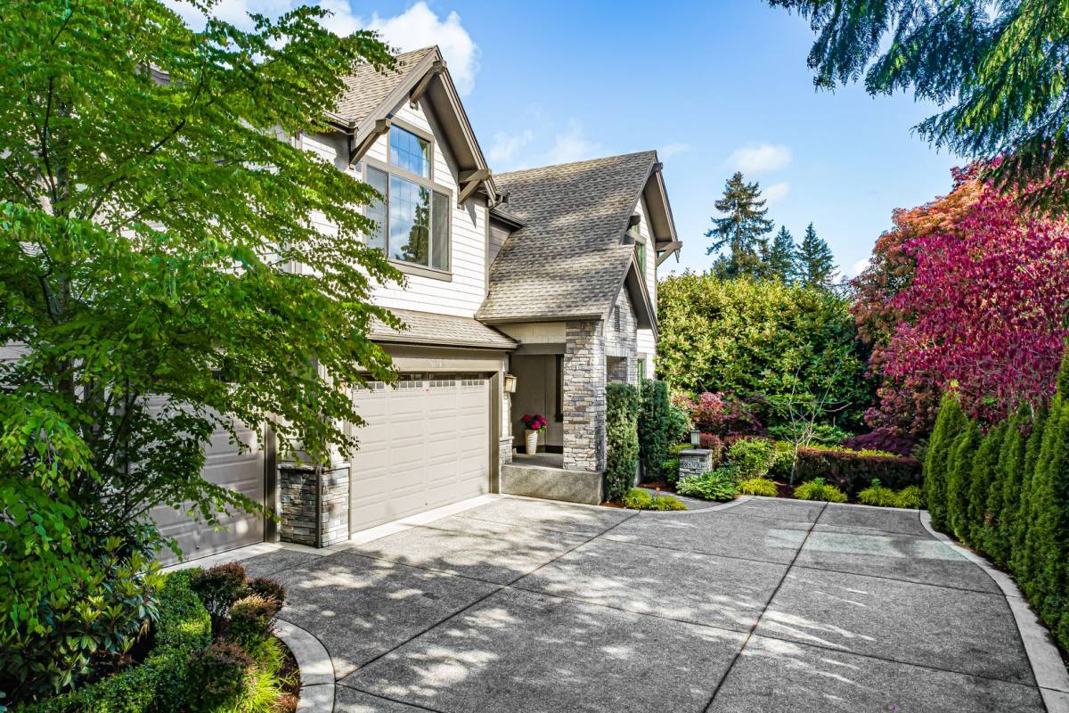 House for rent at 9818 NE 24th St, Bellevue, WA 98004
