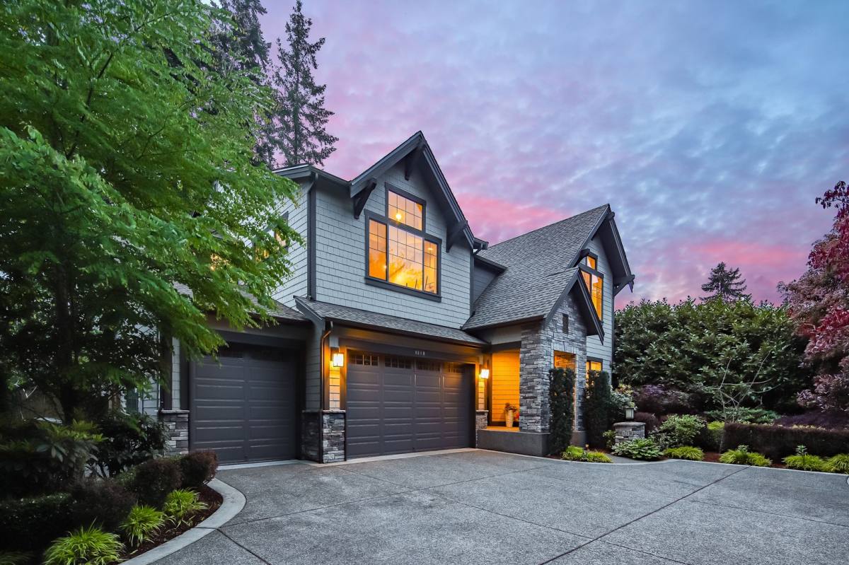 House for rent at 9818 NE 24th St, Bellevue, WA 98004