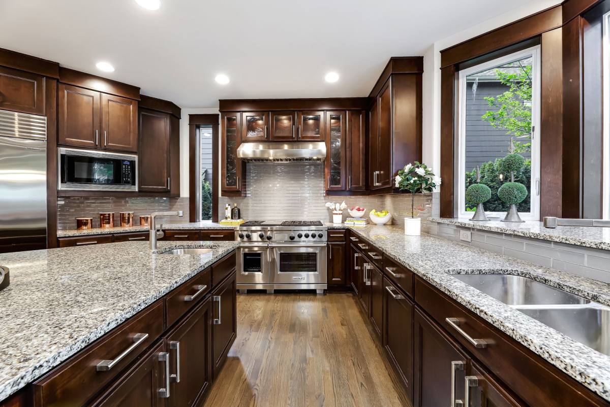 House for rent at 9818 NE 24th St, Bellevue, WA 98004