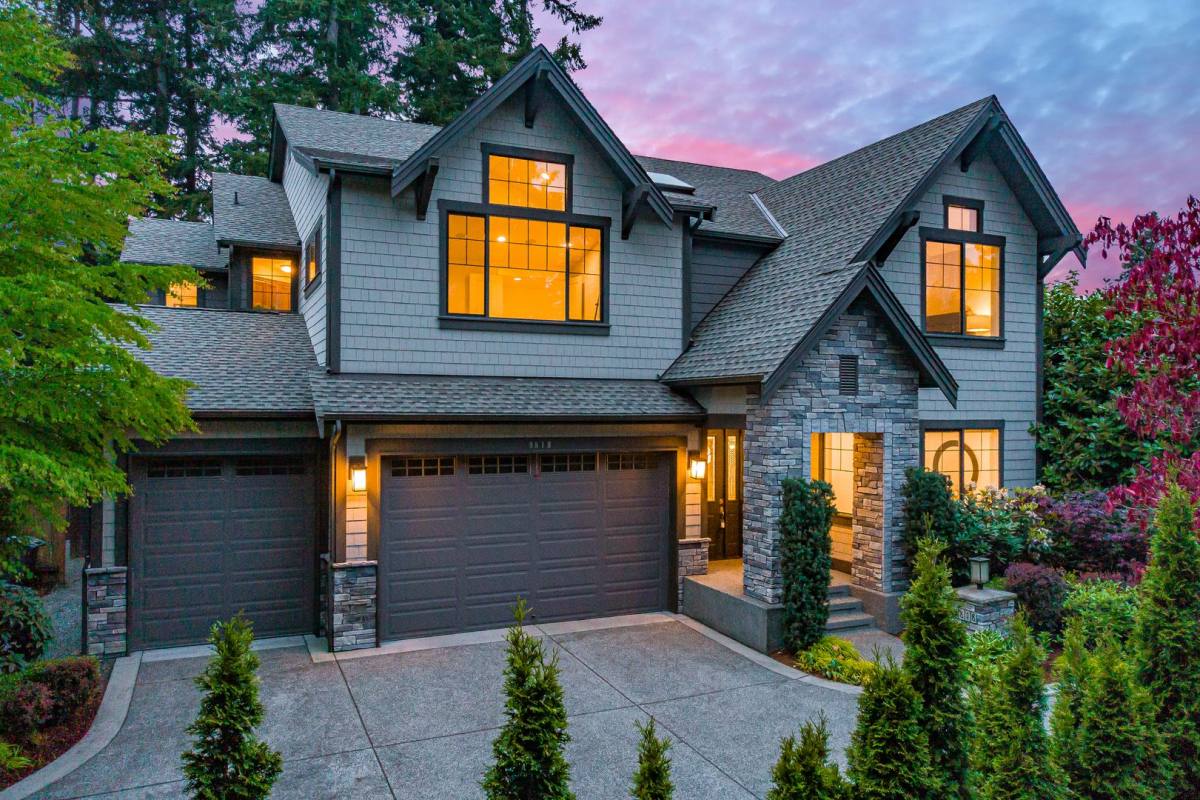 House for rent at 9818 NE 24th St, Bellevue, WA 98004