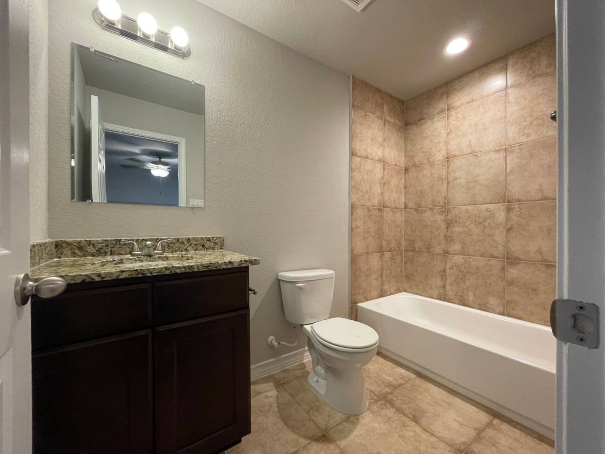 Townhouse for rent at 16914 Showdown Path #2, Schertz, TX 78154