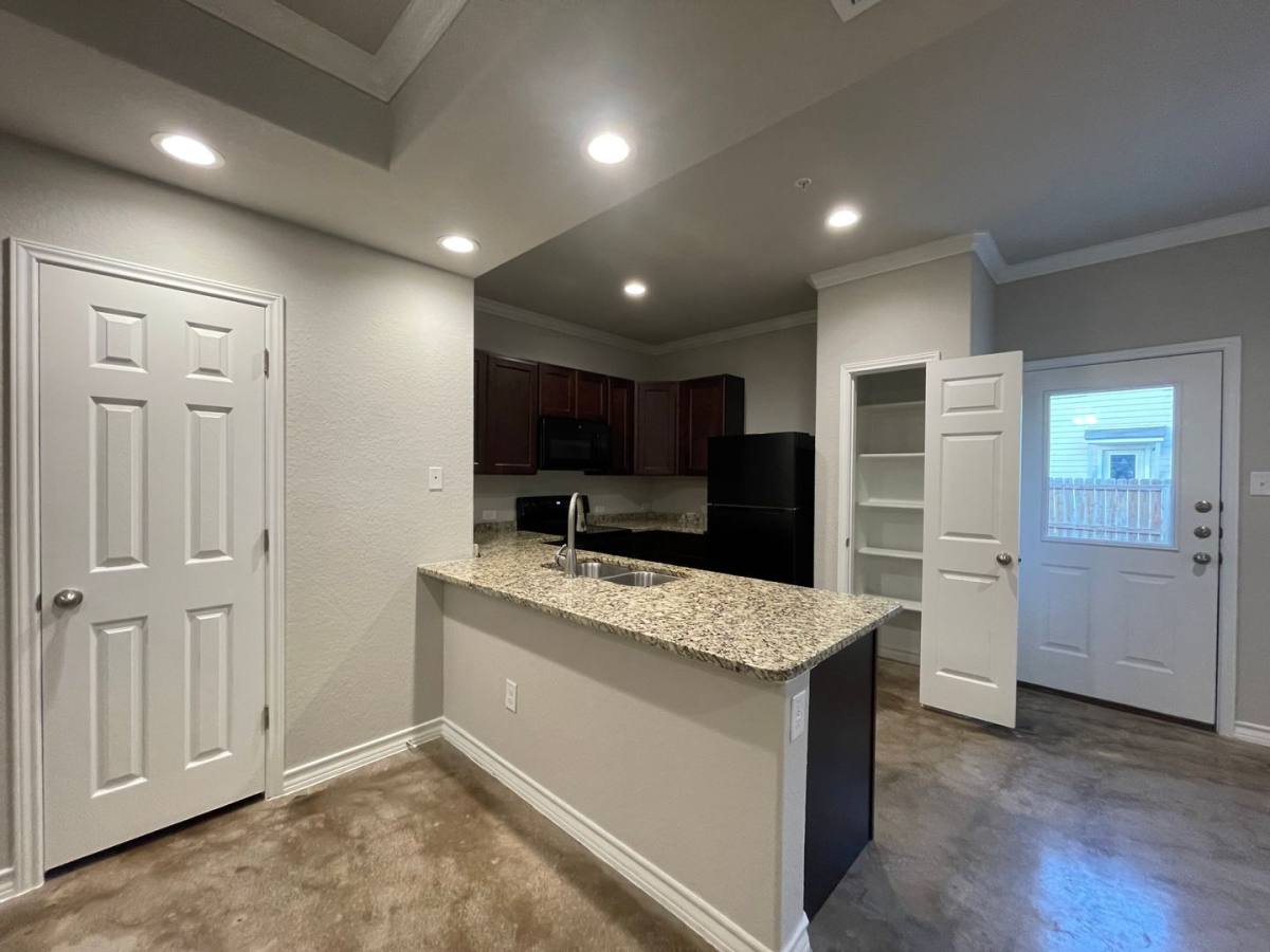 Townhouse for rent at 16914 Showdown Path #2, Schertz, TX 78154