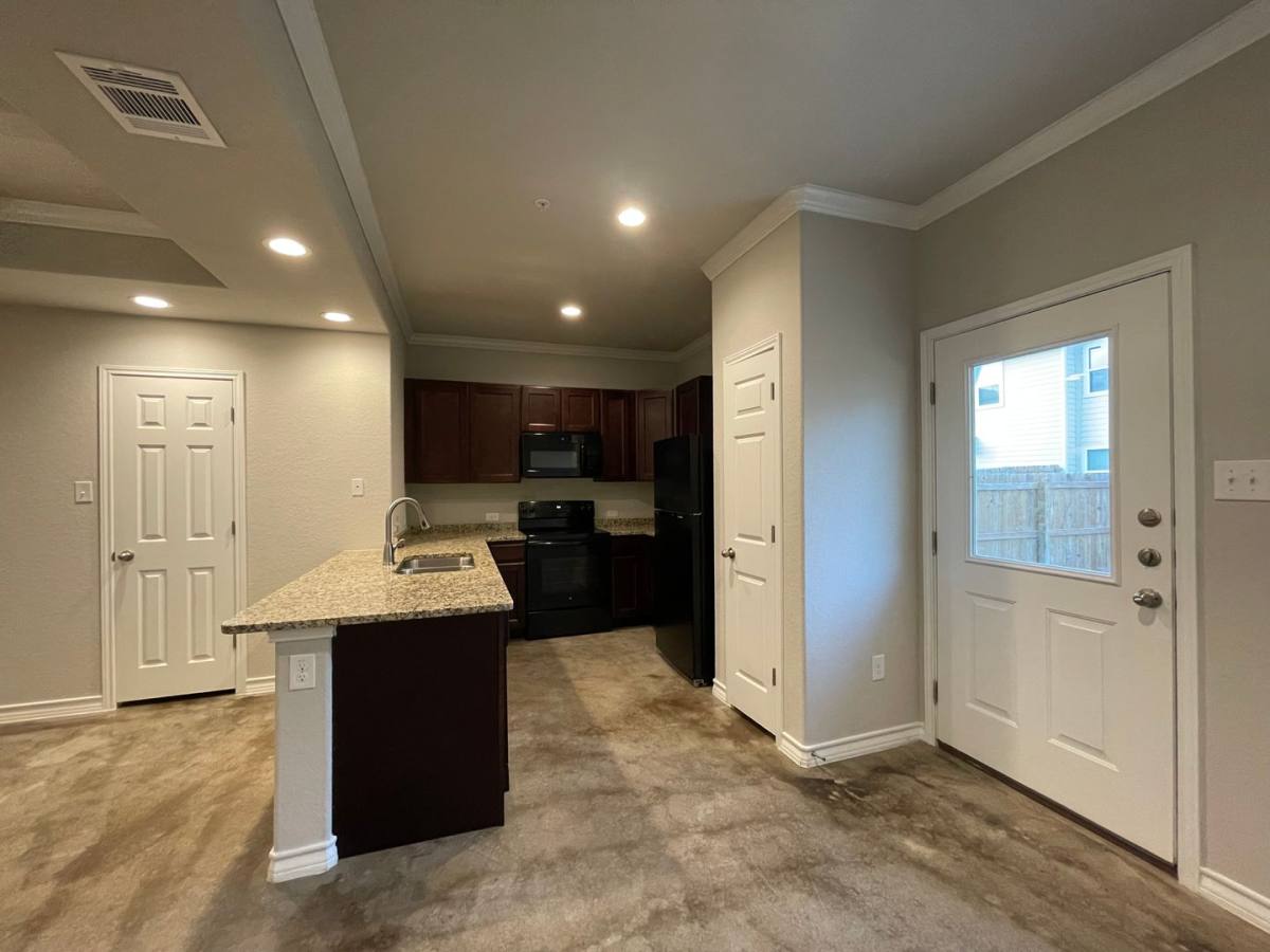 Townhouse for rent at 16914 Showdown Path #2, Schertz, TX 78154