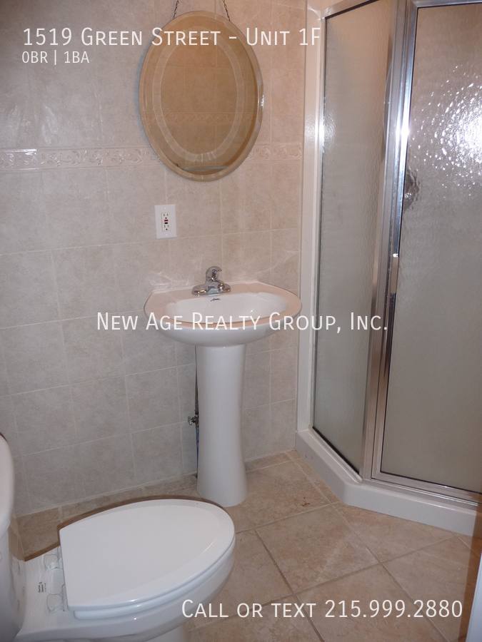 Apartment for rent at 1519 Green St #1F, Philadelphia, PA 19130