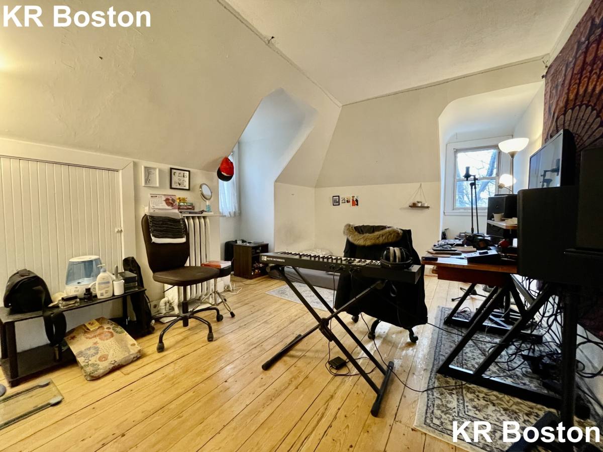 Townhouse for rent at 33 Imrie Rd, Allston, MA 02134