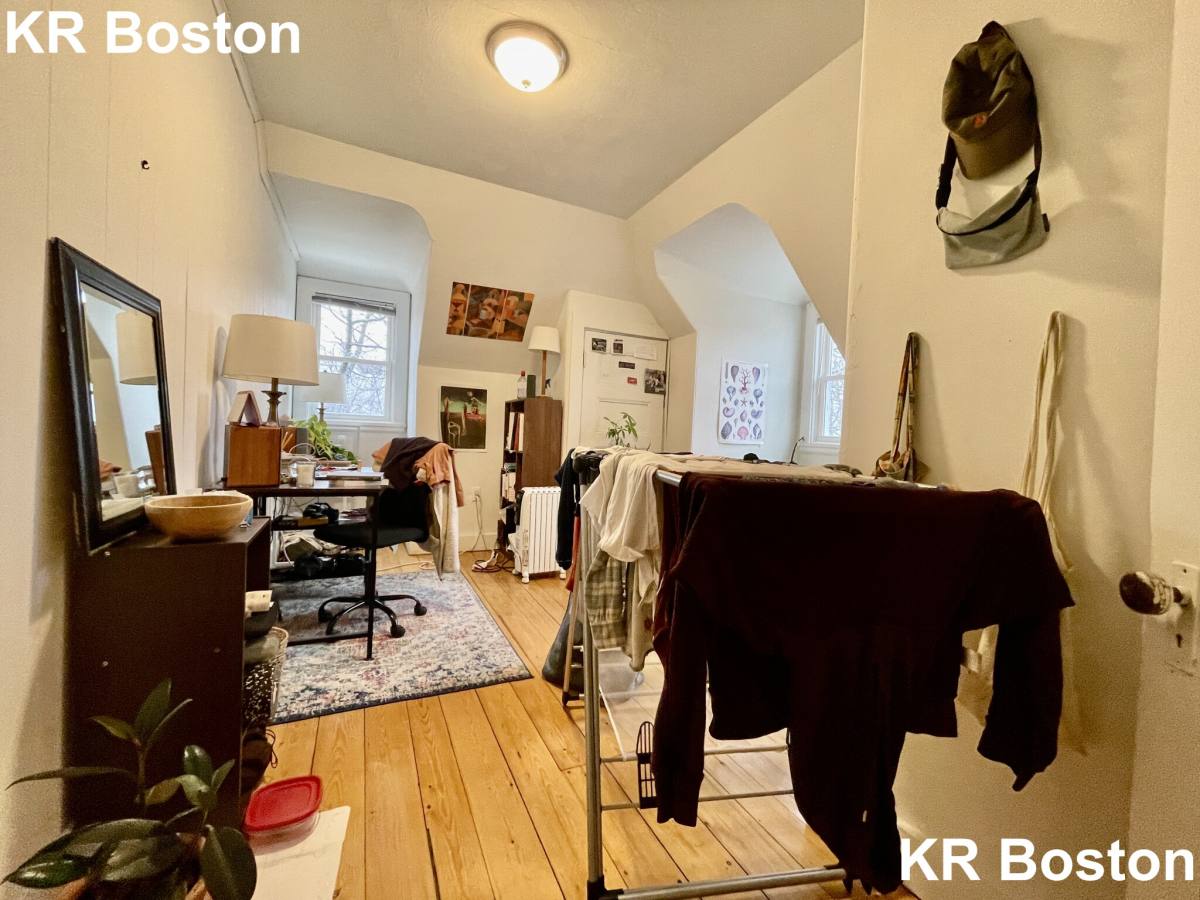 Townhouse for rent at 33 Imrie Rd, Allston, MA 02134