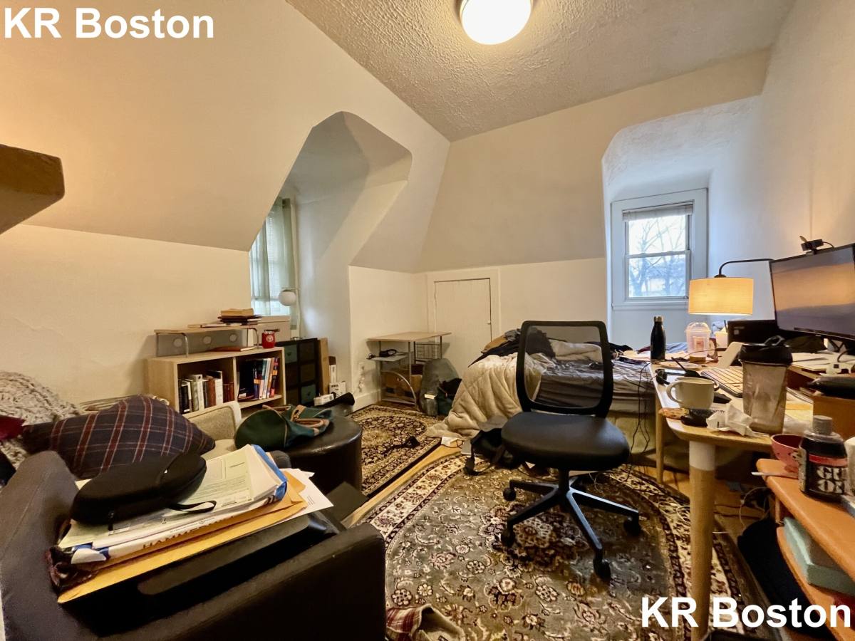 Townhouse for rent at 33 Imrie Rd, Allston, MA 02134