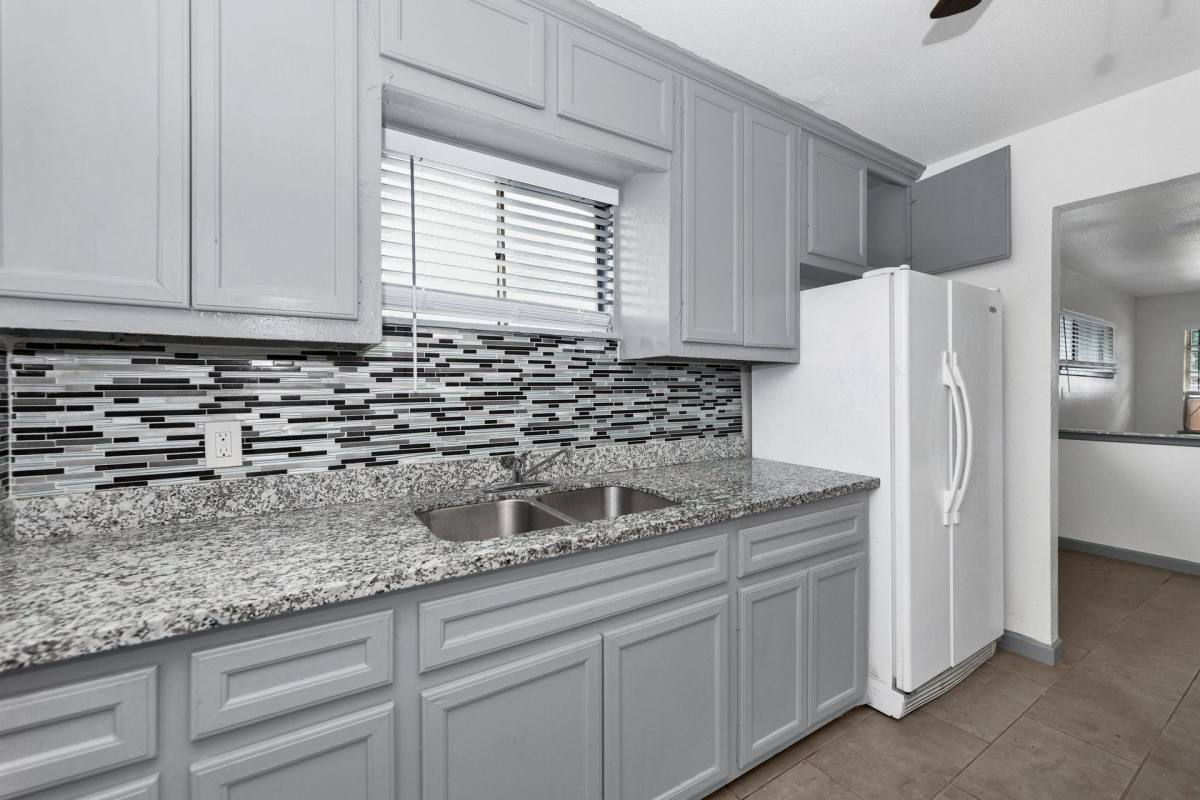 Apartment for rent at 4203 Hirsch Rd, Houston, TX 77026