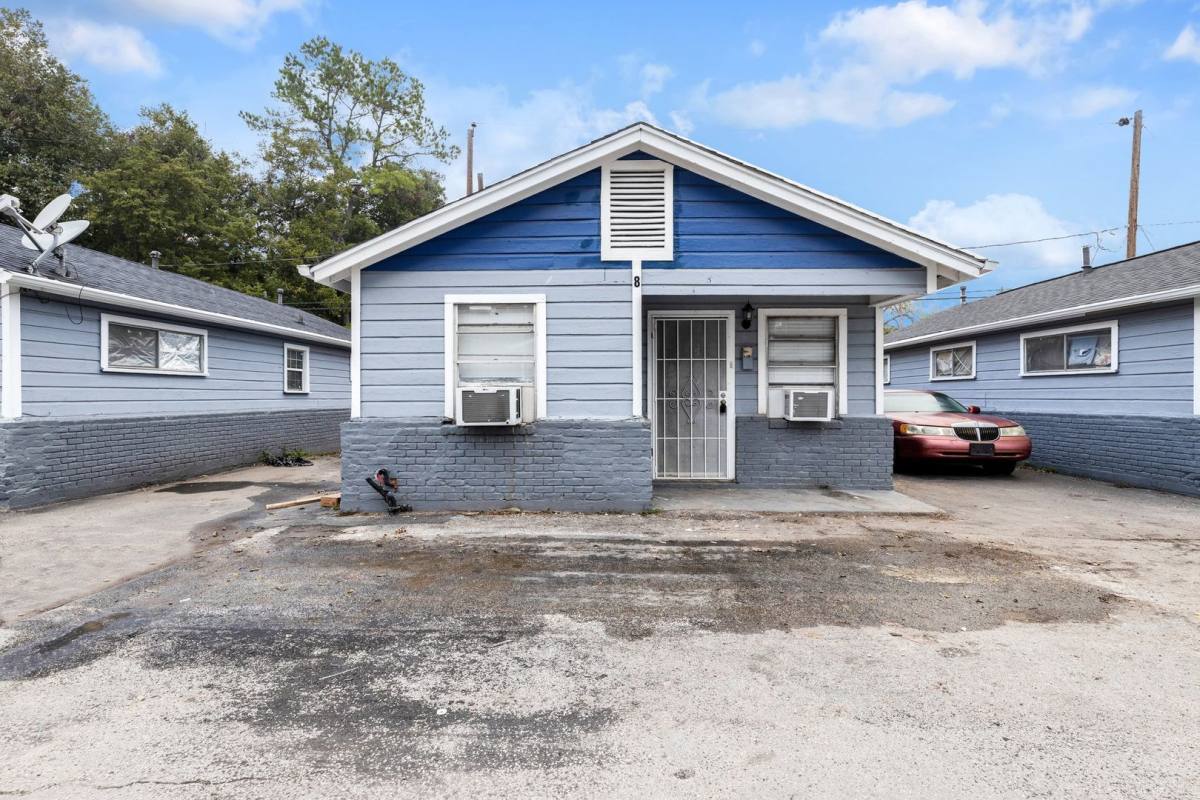 Apartment for rent at 4203 Hirsch Rd, Houston, TX 77026