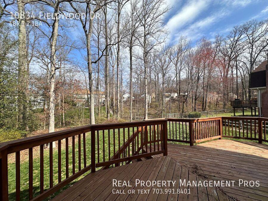 House for rent at 10834 Fieldwood Dr, Fairfax, VA 22030