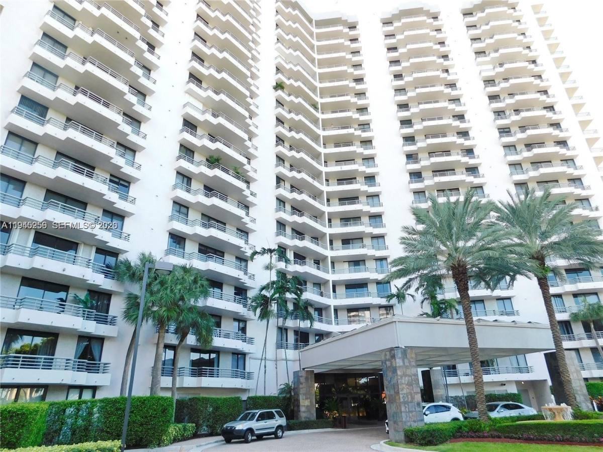 Apartment for rent at 3300 NE 191st St #1002, Miami, FL 33180