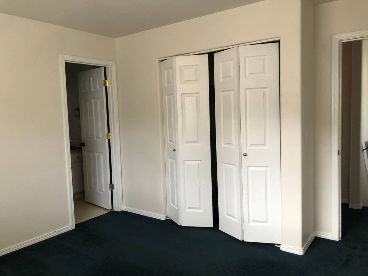 Townhouse for rent at 220 14th St, Blaine, WA 98230