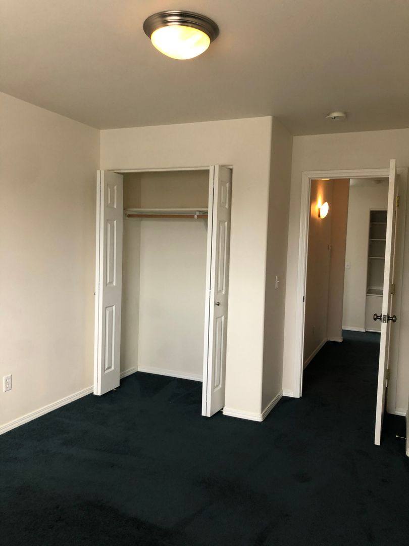 Townhouse for rent at 220 14th St, Blaine, WA 98230