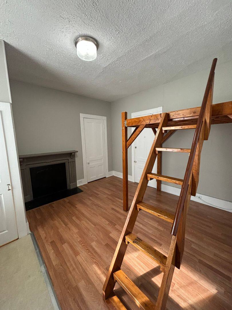 Apartment for rent at 1516 Highland Ave, Knoxville, TN 37916