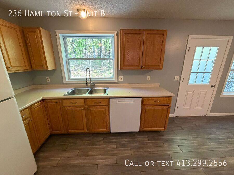 Townhouse for rent at 236 Hamilton St #B, Belchertown, MA 01007