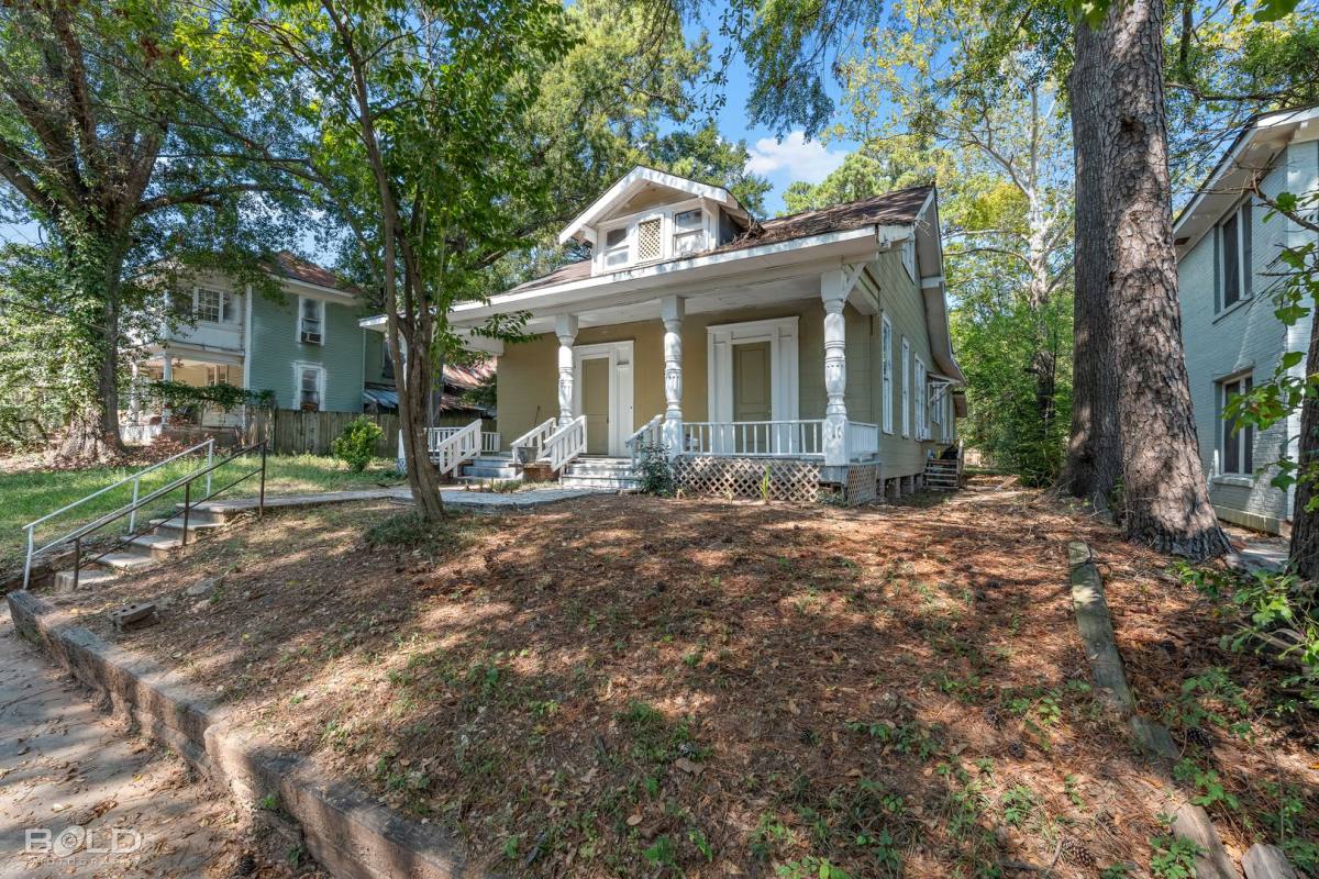House for rent at 546 Dalzell St, Shreveport, LA 71104
