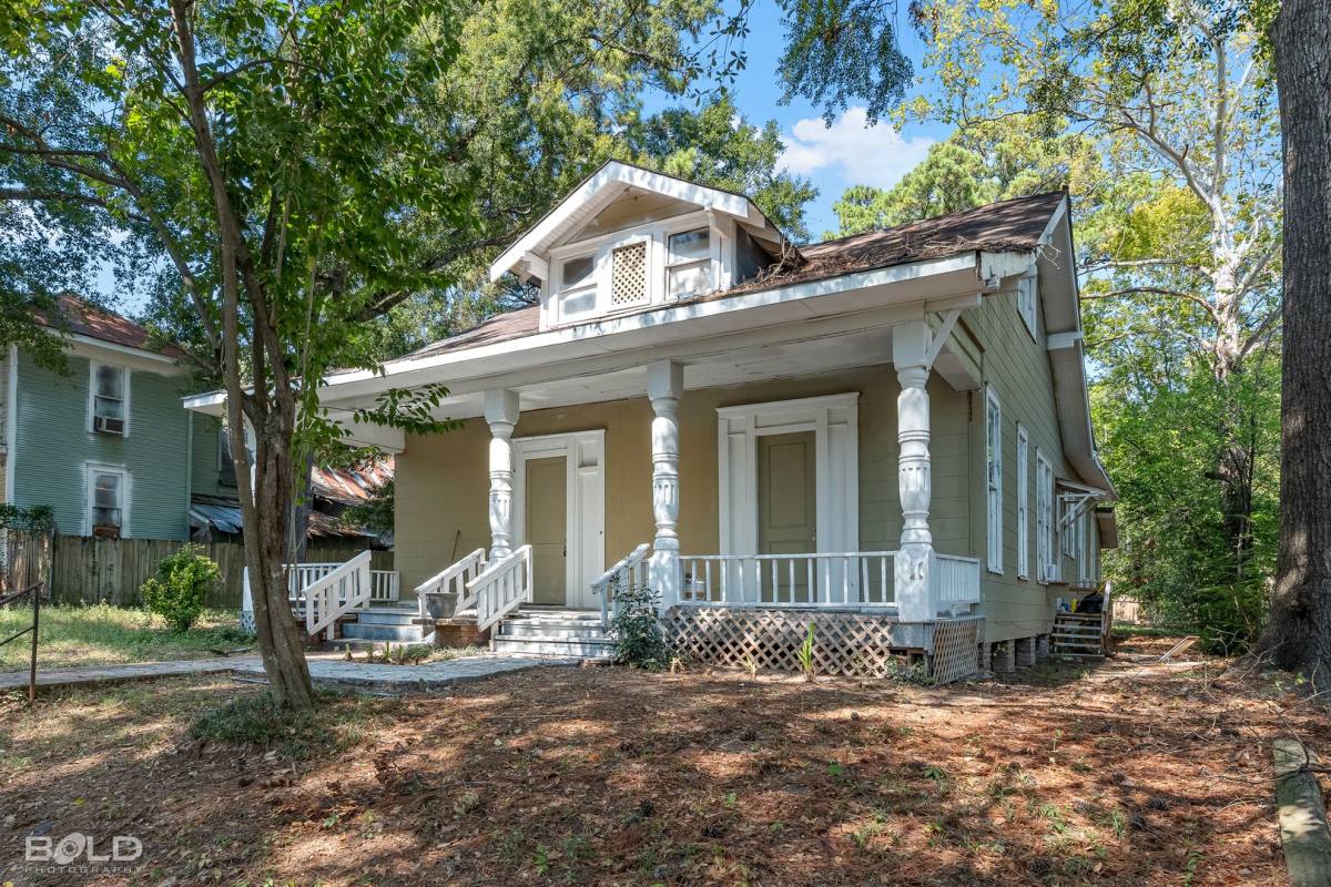 House for rent at 546 Dalzell St, Shreveport, LA 71104