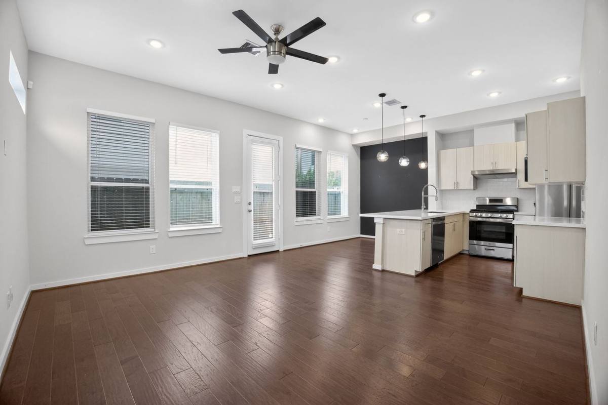 House for rent at 619 Thornton Oaks Lane, Houston, TX 77018