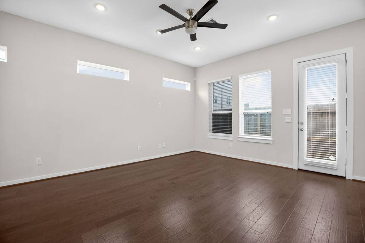 House for rent at 619 Thornton Oaks Lane, Houston, TX 77018