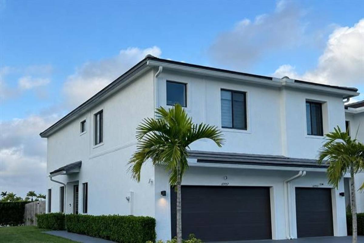Townhouse for rent at 10957 SW 232nd Terrace, Homestead, FL 33032